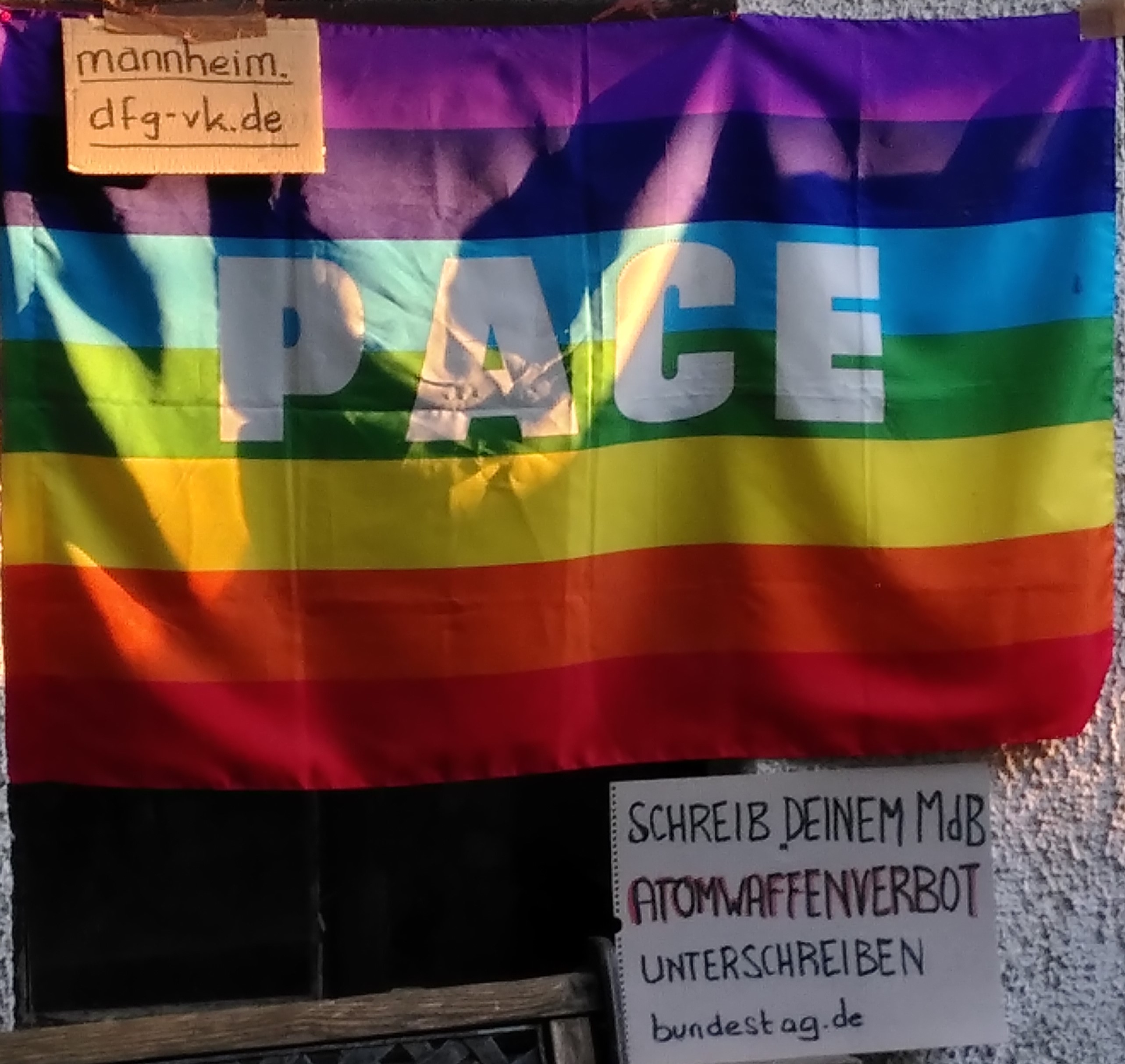 pace-fahne + aufforderung