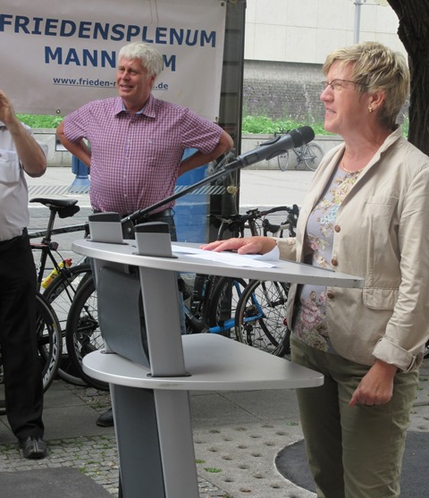 Bürgermeisterin Kubala begrüßt die Abrüstungsradler