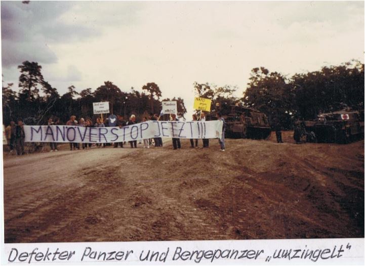 Aktion der Friedensbewegung gegen Panzer im Käfertaler Wald